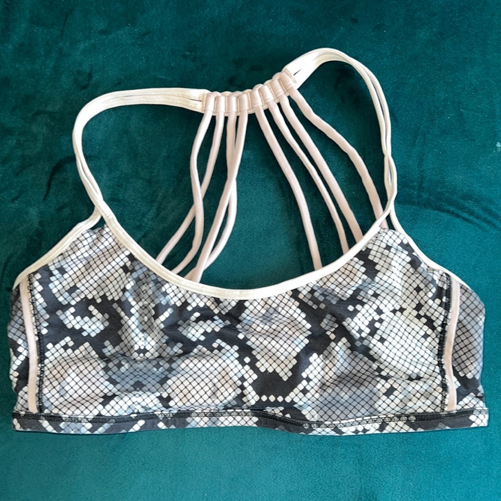 Lululemon free to be wild bra